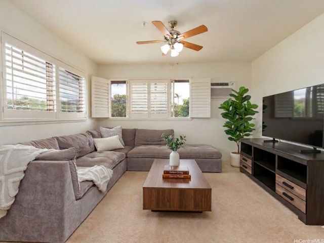 91-1011 Kamaaha Avenue 402, Kapolei, HI 96707