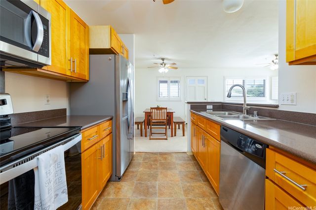 91-1011 Kamaaha Avenue 402, Kapolei, HI 96707