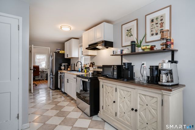 115 Mayflower Street, West Hartford, CT 06110