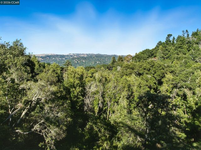 Camino Del Monte, Orinda, CA 94563