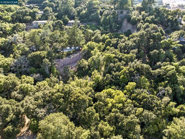 Camino Del Monte, Orinda, CA 94563