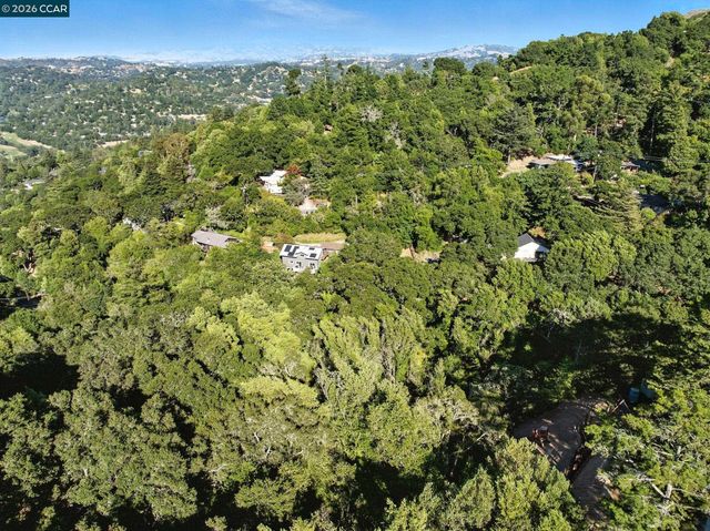 Camino Del Monte, Orinda, CA 94563
