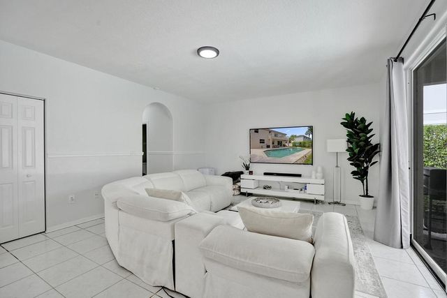 16405 Diamond Head Drive, Weston, FL 33331