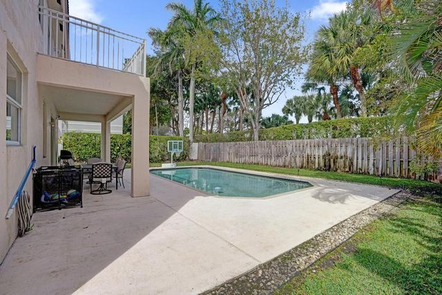 16405 Diamond Head Drive, Weston, FL 33331