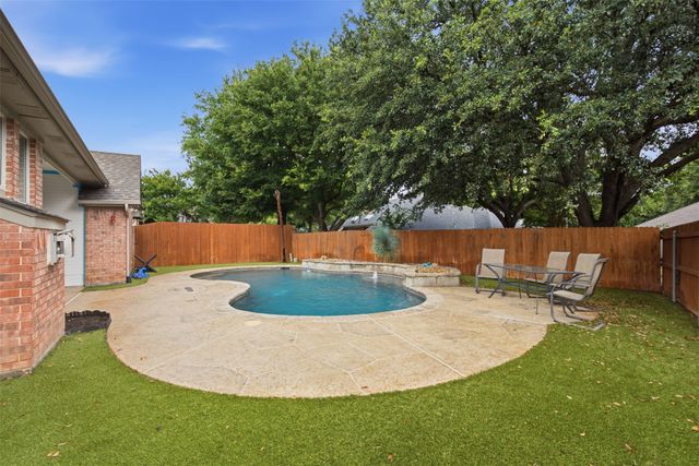 1109 Brook Arbor Drive, Mansfield, TX 76063