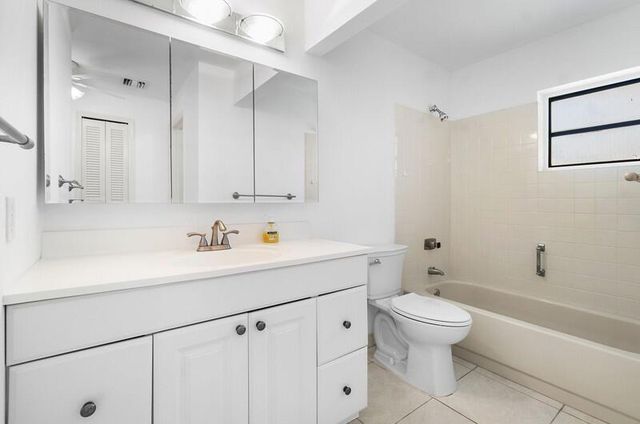 10120 Eaglewood Terrace B, Boynton Beach, FL 33436