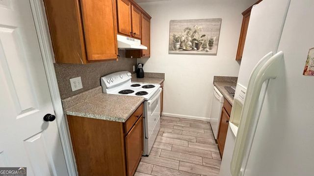 250 Mill Creek Place, Roswell, GA 30076