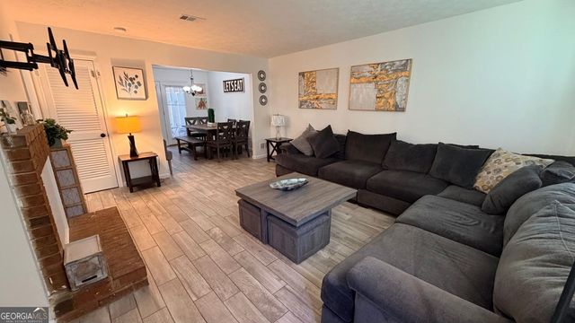 250 Mill Creek Place, Roswell, GA 30076