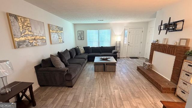 250 Mill Creek Place, Roswell, GA 30076