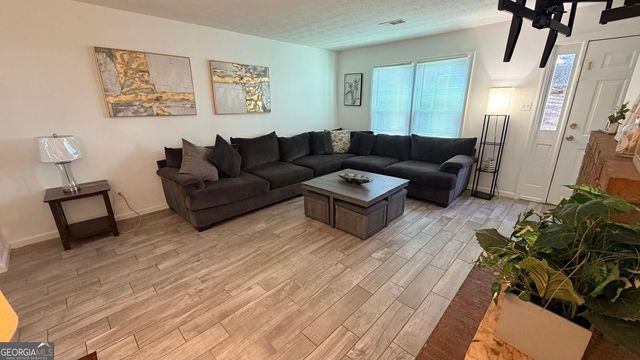 250 Mill Creek Place, Roswell, GA 30076