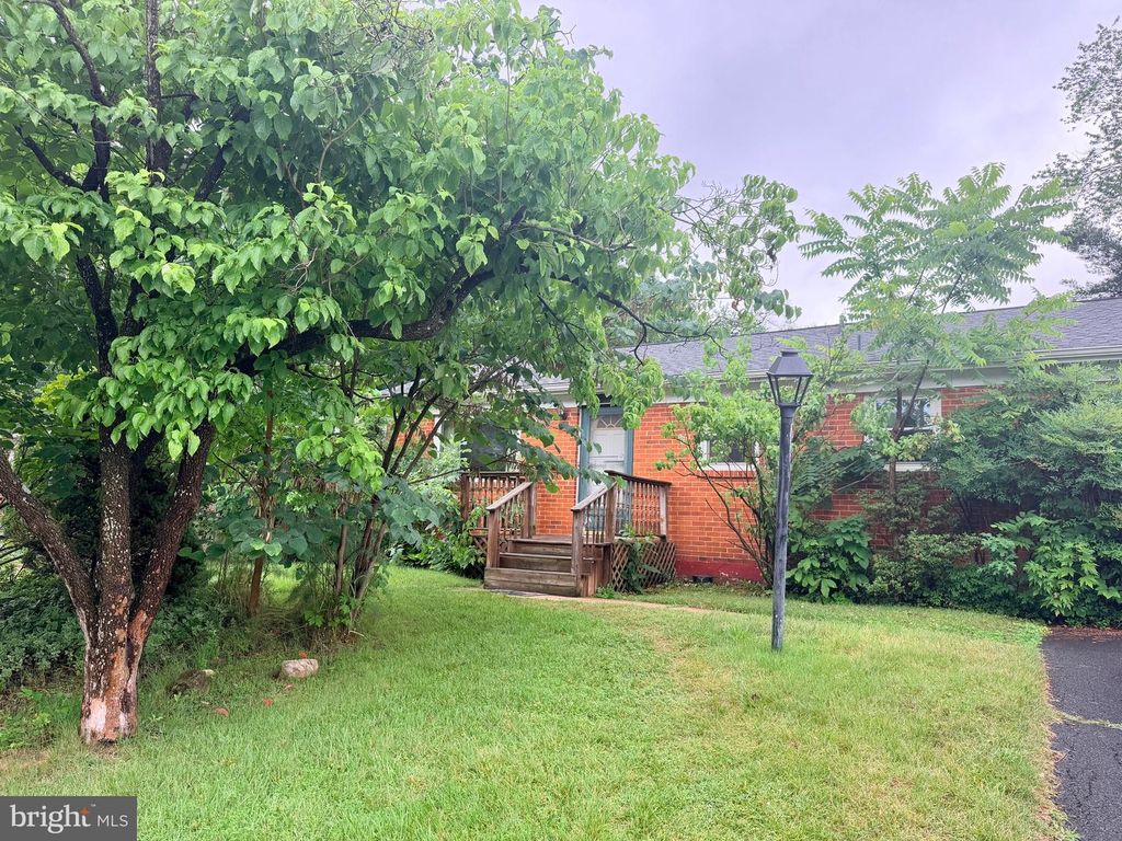9615 LAFAYETTE AVE, Manassas, VA 20109