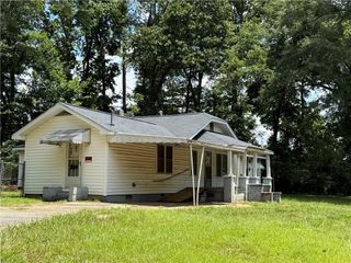 2443 Old Cornelia Highway, Gainesville, GA 30507
