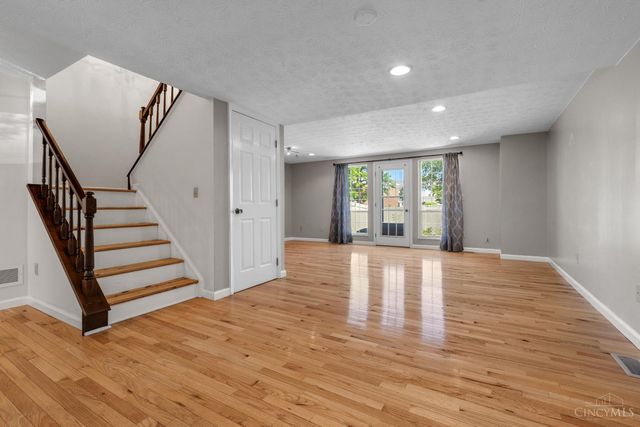 10883 Lakehurst Court, Sycamore Twp, OH 45242