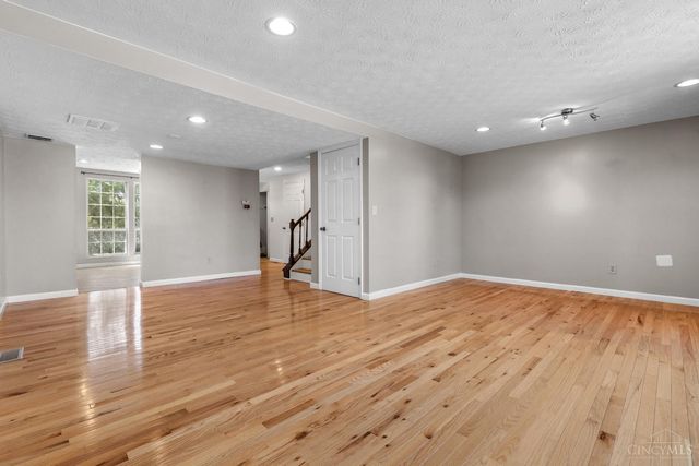 10883 Lakehurst Court, Sycamore Twp, OH 45242