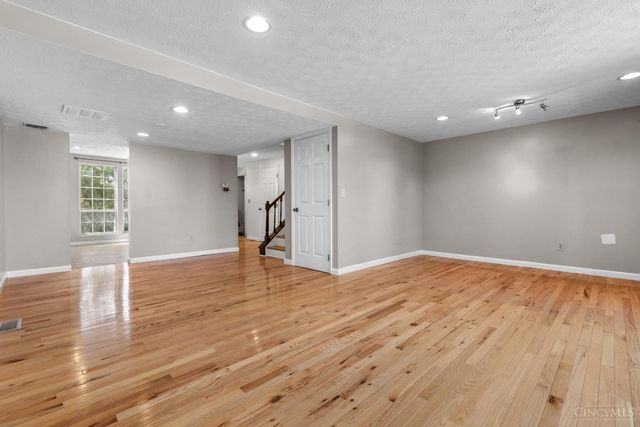 10883 Lakehurst Court, Sycamore Twp, OH 45242