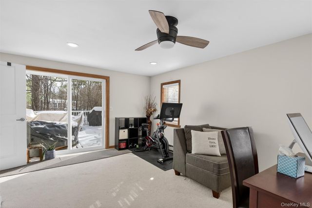 95 Sutton Park Road, Poughkeepsie, NY 12603