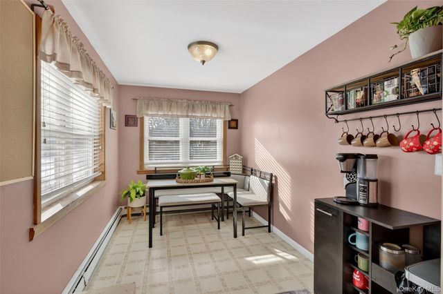 95 Sutton Park Road, Poughkeepsie, NY 12603