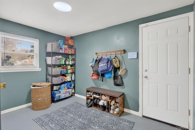 95 Sutton Park Road, Poughkeepsie, NY 12603