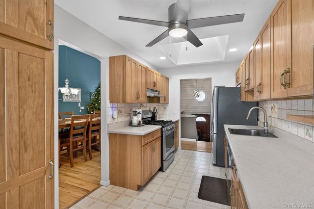 95 Sutton Park Road, Poughkeepsie, NY 12603