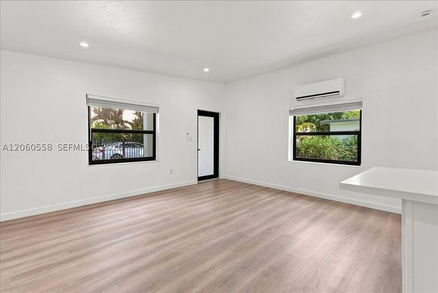 14035 NW 6th Ave, North Miami, FL 33168