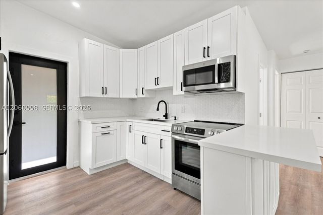 14035 NW 6th Ave, North Miami, FL 33168