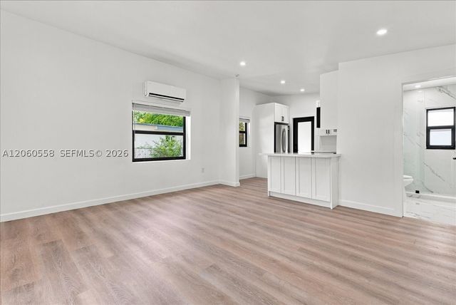 14035 NW 6th Ave, North Miami, FL 33168