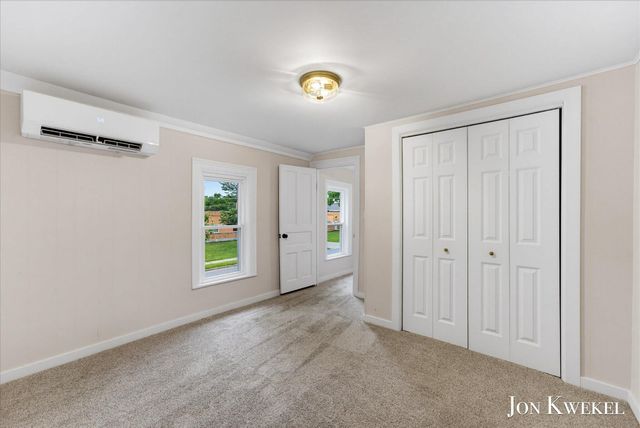 523 Elm Street SE, Lowell, MI 49331
