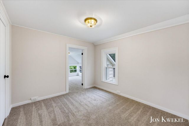 523 Elm Street SE, Lowell, MI 49331