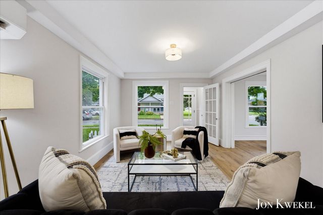 523 Elm Street SE, Lowell, MI 49331