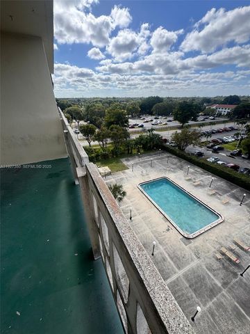 15600 NW 7th Ave 311, Miami, FL 33169