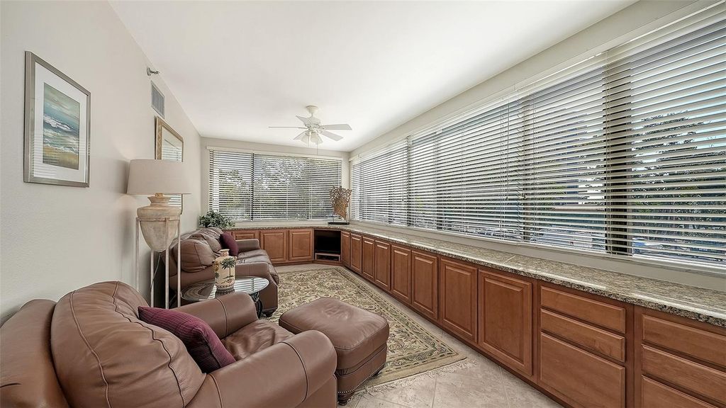 Image 19 of property listing at 1445 GULF OF MEXICO DRIVE 101, Longboat Key, FL 34228