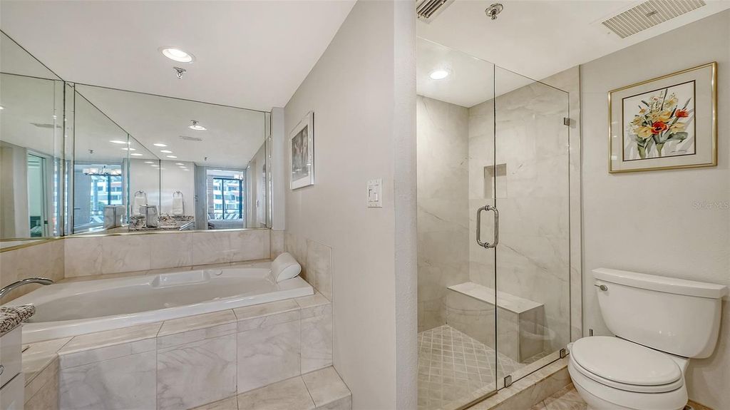 Image 23 of property listing at 1445 GULF OF MEXICO DRIVE 101, Longboat Key, FL 34228