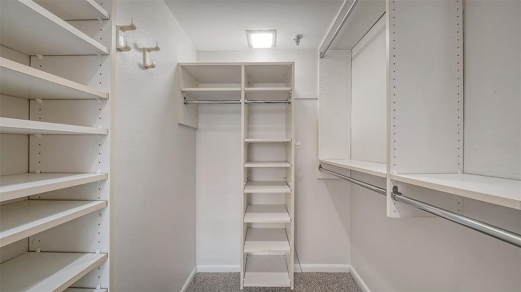 Image 24 of property listing at 1445 GULF OF MEXICO DRIVE 101, Longboat Key, FL 34228