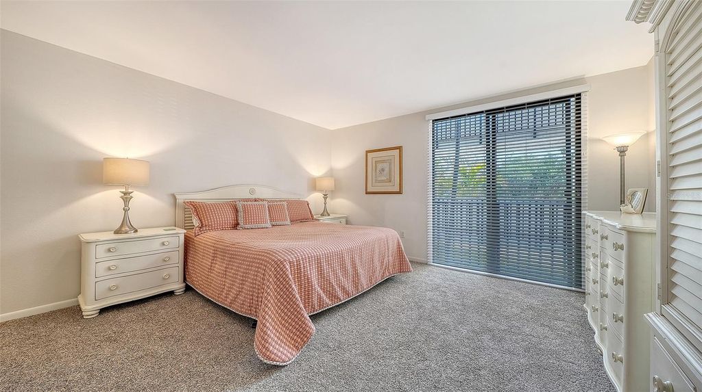 Image 25 of property listing at 1445 GULF OF MEXICO DRIVE 101, Longboat Key, FL 34228