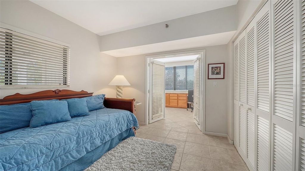 Image 29 of property listing at 1445 GULF OF MEXICO DRIVE 101, Longboat Key, FL 34228