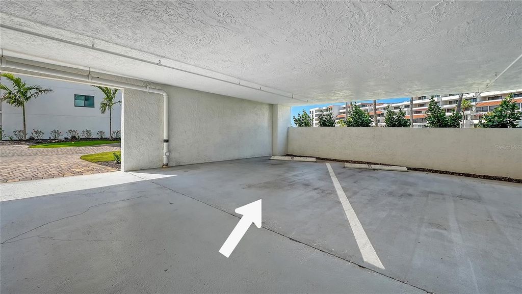 Image 35 of property listing at 1445 GULF OF MEXICO DRIVE 101, Longboat Key, FL 34228