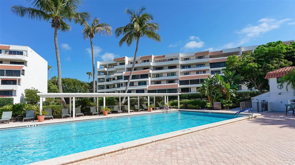 Image 38 of property listing at 1445 GULF OF MEXICO DRIVE 101, Longboat Key, FL 34228