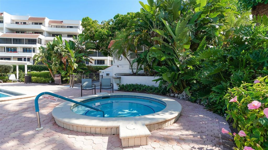 Image 39 of property listing at 1445 GULF OF MEXICO DRIVE 101, Longboat Key, FL 34228