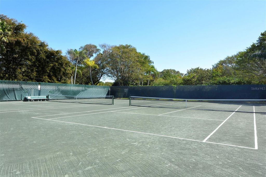 Image 44 of property listing at 1445 GULF OF MEXICO DRIVE 101, Longboat Key, FL 34228