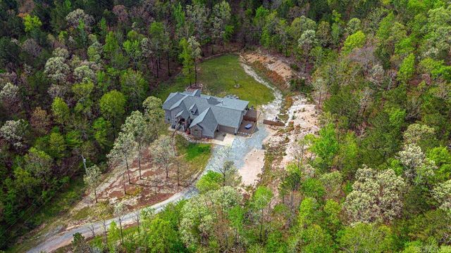 2711 Johnson Ln, Benton, AR 72019