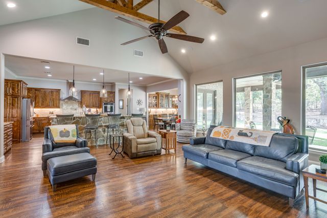 1025 County Road 913, Joshua, TX 76058