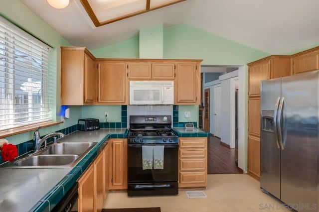 15935 Spring Oaks Rd 124, El Cajon, CA 92021