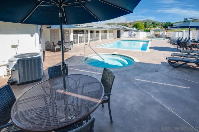 15935 Spring Oaks Rd 124, El Cajon, CA 92021