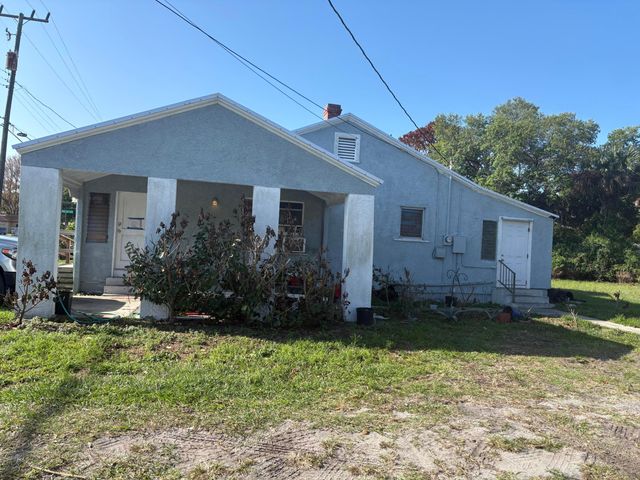 701 S 13th Street, Fort Pierce, FL 34950
