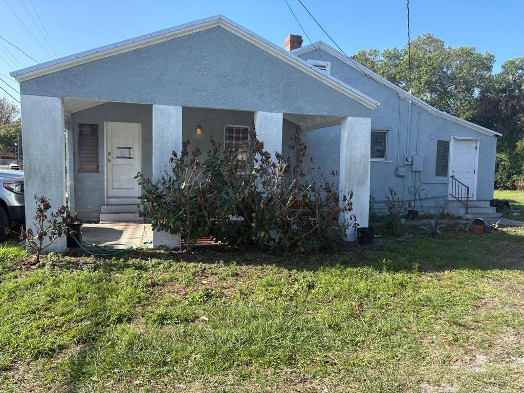 701 S 13th Street, Fort Pierce, FL 34950