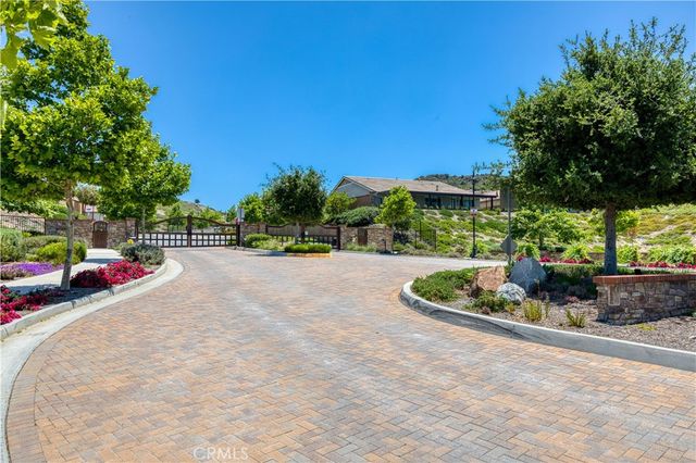2725 Sierra Bella Drive, Corona, CA 92882