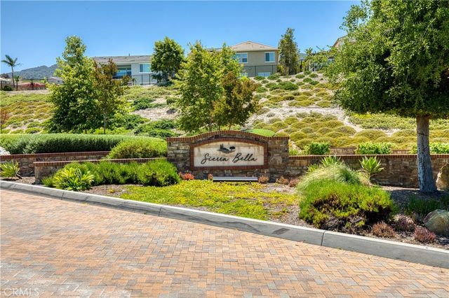 2725 Sierra Bella Drive, Corona, CA 92882