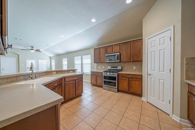 11723 Pandorea, San Antonio, TX 78253