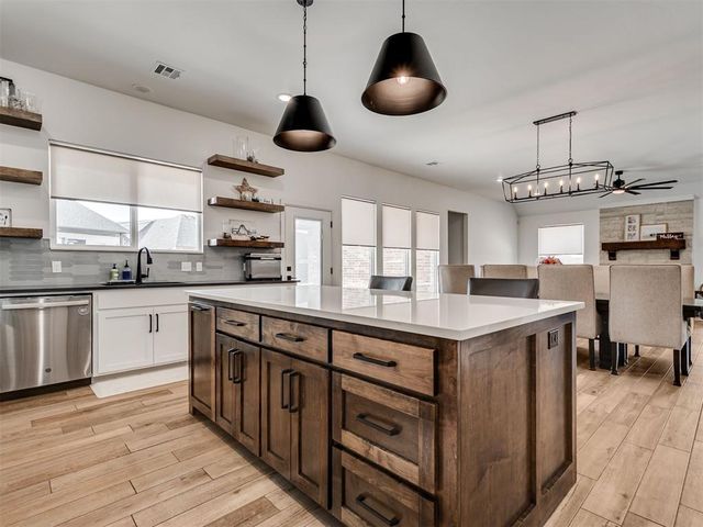 5721 Goldstone Court, Mustang, OK 73064