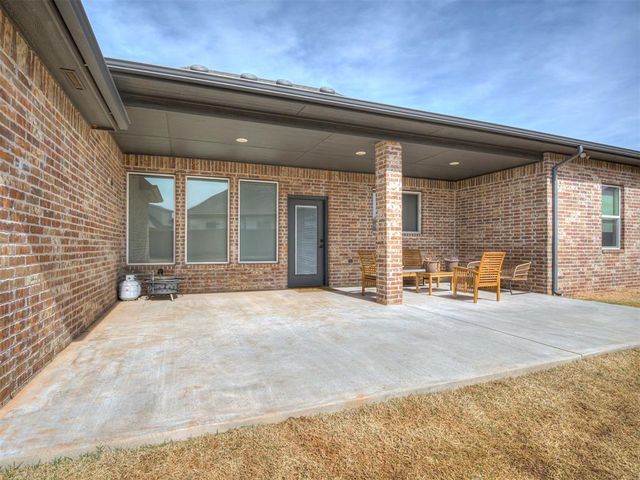 5721 Goldstone Court, Mustang, OK 73064